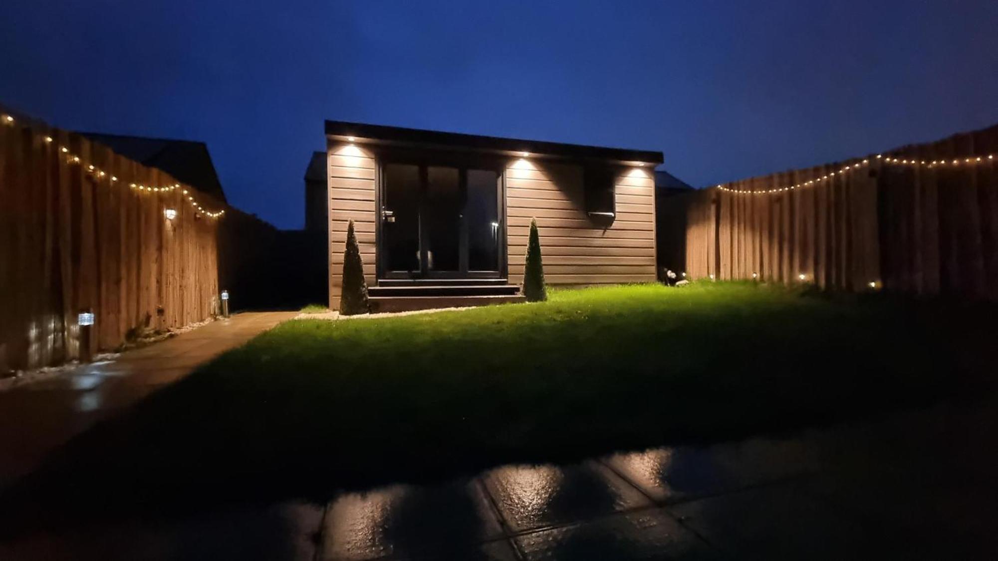 T-I-G-H The Coziest Place Wifi & Netflix Near Roundhay Villa Leeds  Luaran gambar