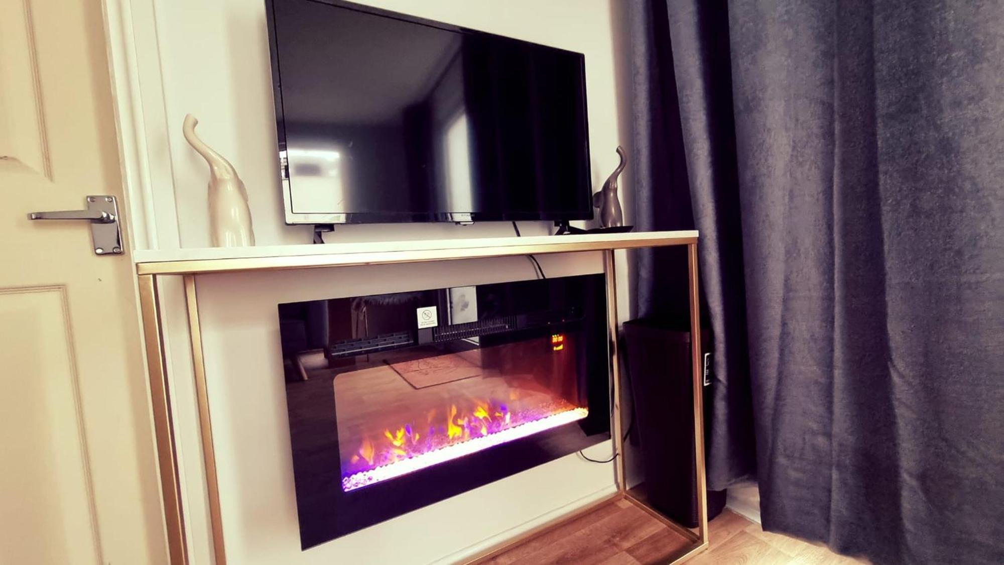 T-I-G-H The Coziest Place Wifi & Netflix Near Roundhay Villa Leeds  Luaran gambar